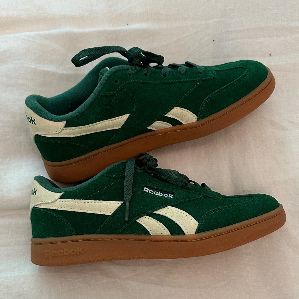 NEW Reebok Green Sneakers 7.5 Women’s